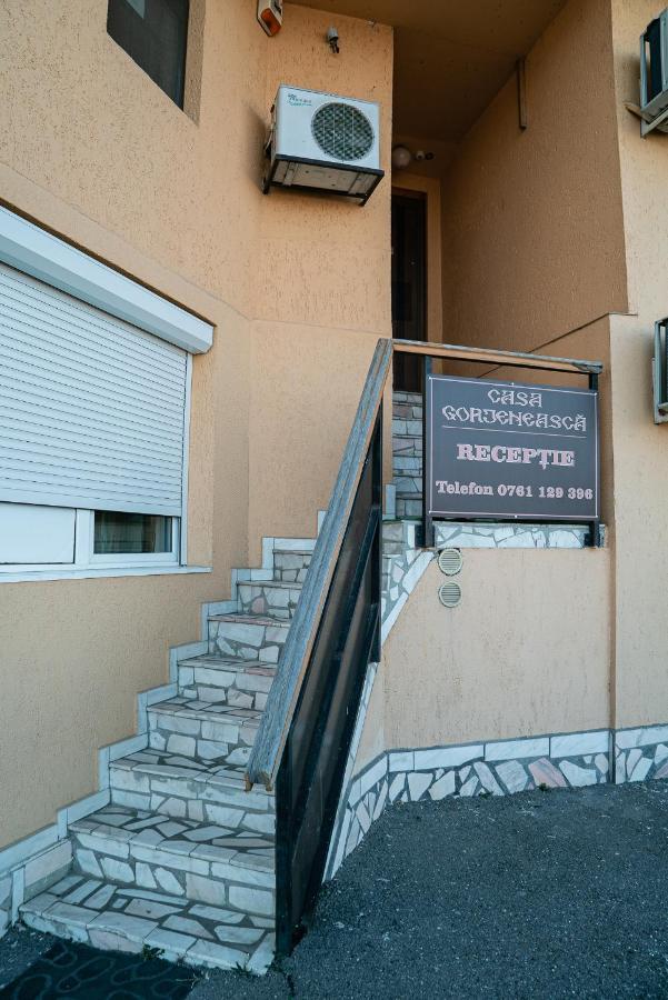 Casa Gorjeneasca Hotel Targu Jiu Exterior photo